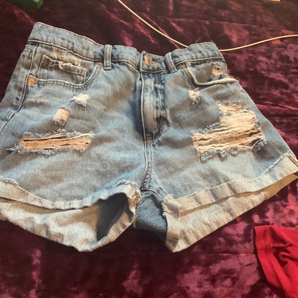 They are jean shorts they are bluish gray mix
